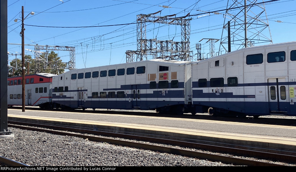 Caltrain 176